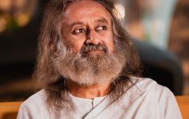 Corporate Leaders Embrace Wisdom at Gurudev Sri Sri Ravi Shankar’s Talk Session in Mauritius